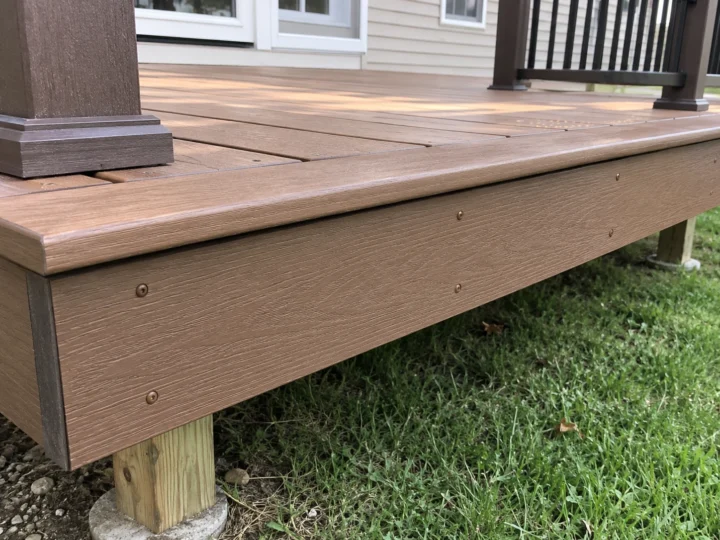 Composite deck fascia corner in Cedar Rapids, Iowa